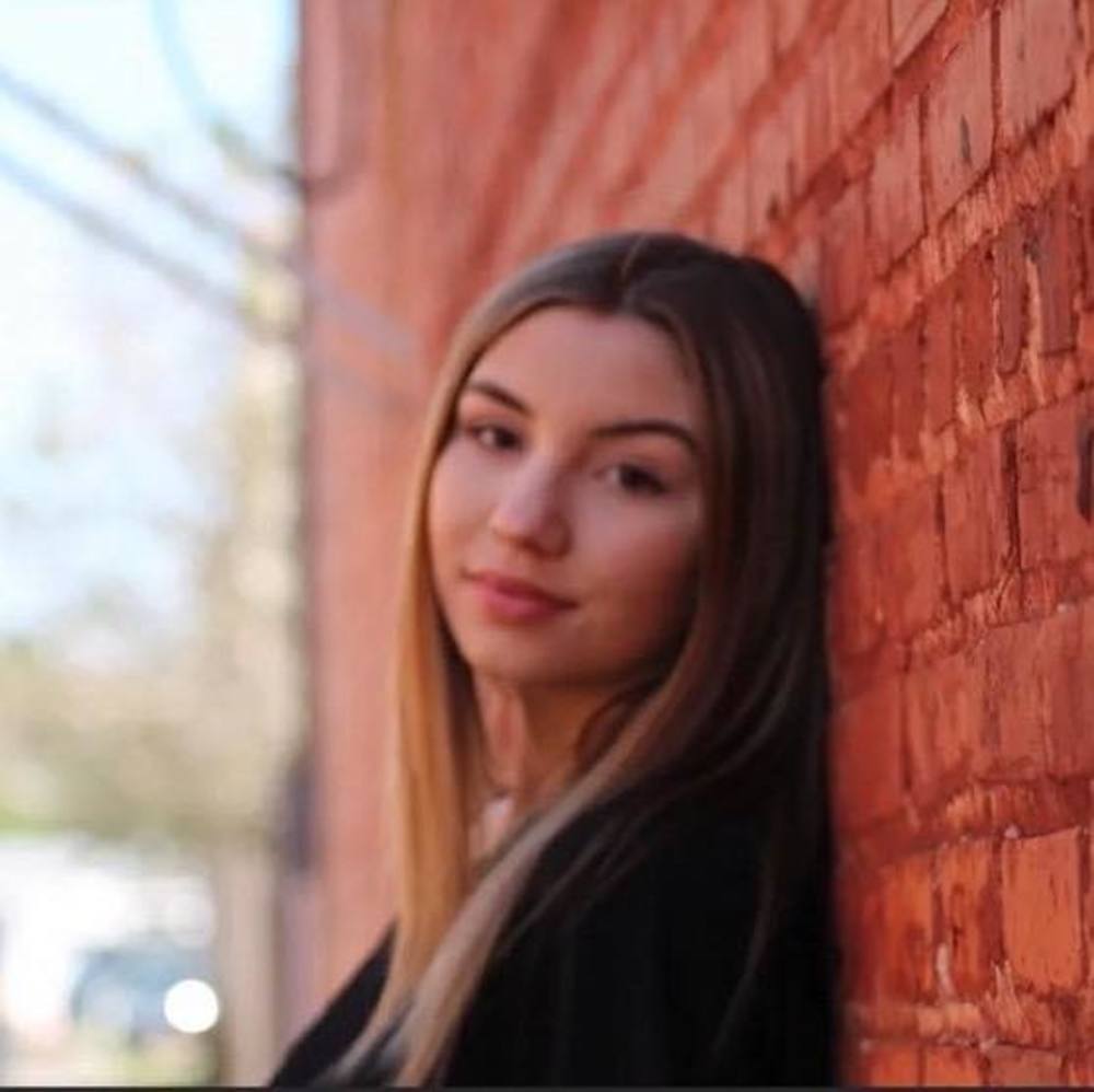 Meet your Posher, Aislin